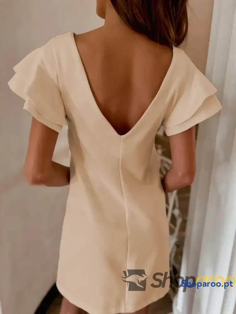 Vestido curto de manga curta com folhos em camadas