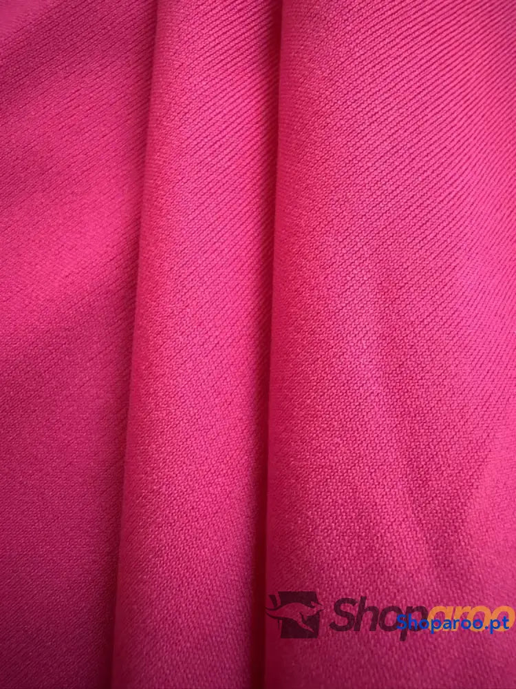 Vestido curto de manga curta com folhos em camadas