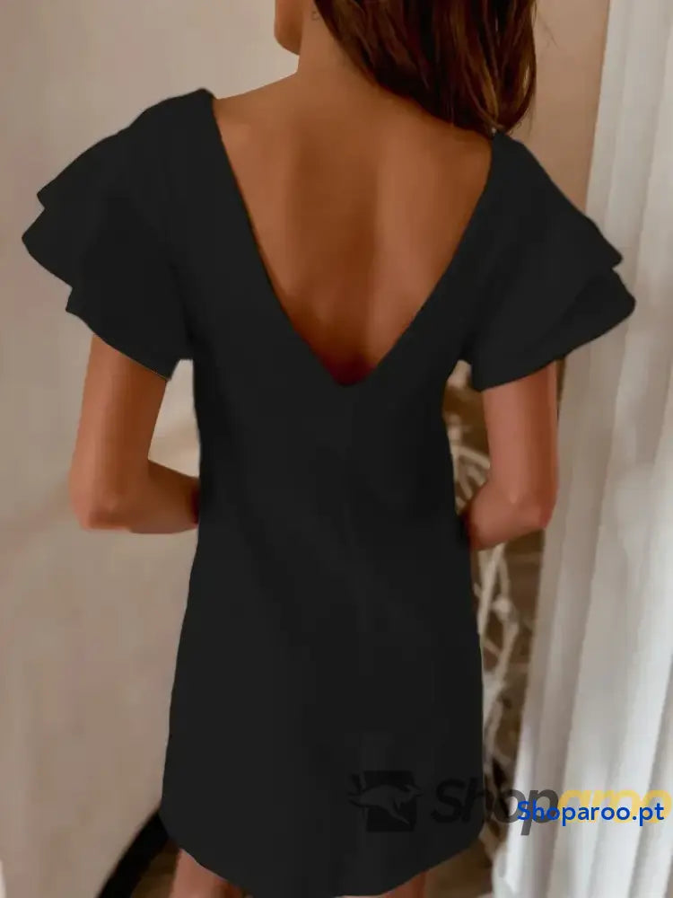 Vestido curto de manga curta com folhos em camadas