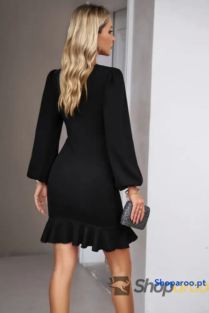 Vestido curto Devine franzido com folhos e manga balão