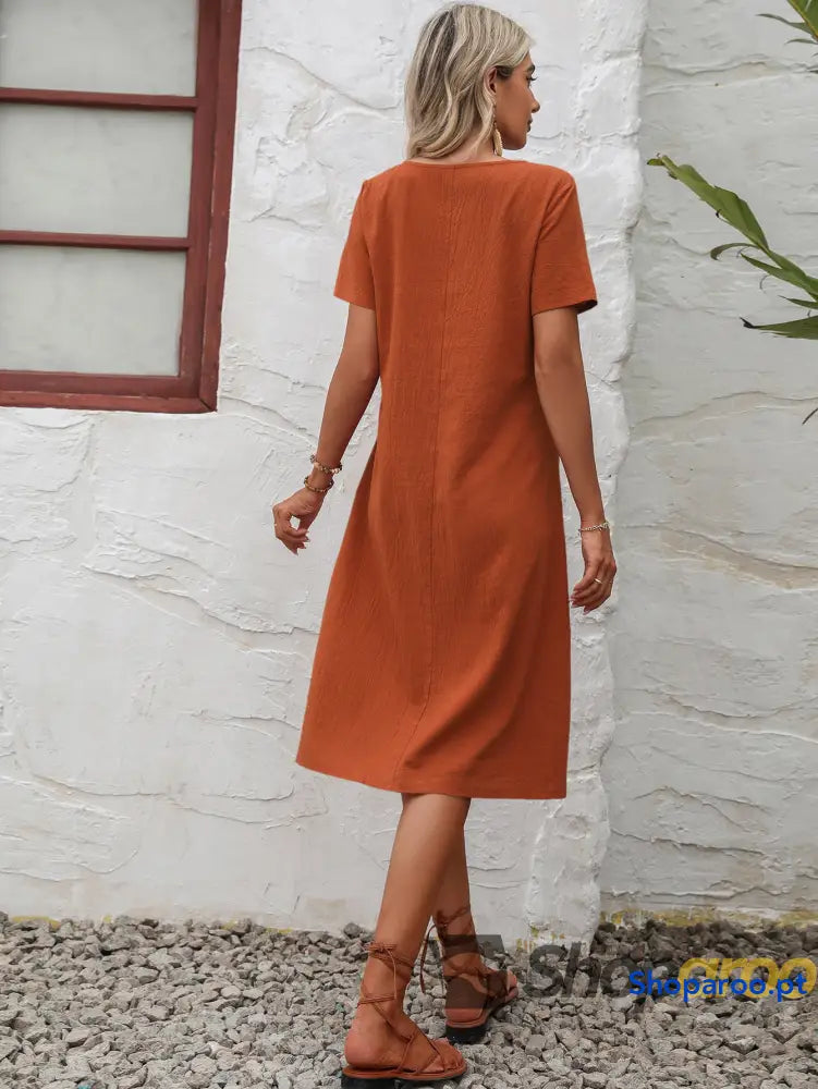 Vestido Ivy Lane com decote redondo e manga curta bolsos