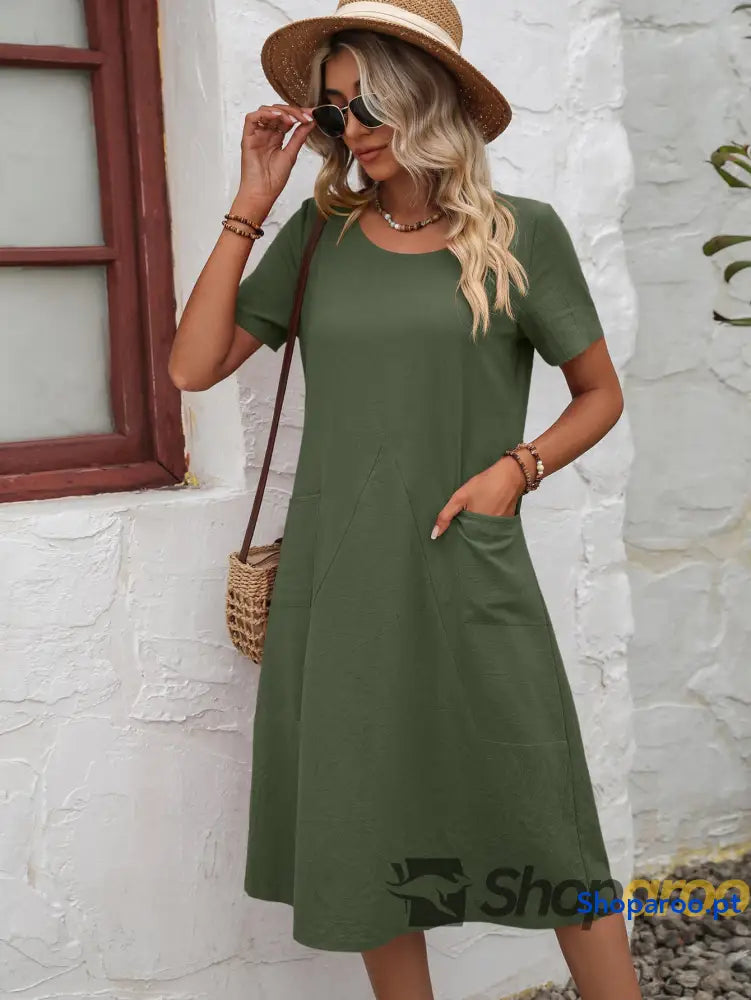 Vestido Ivy Lane com decote redondo e manga curta bolsos