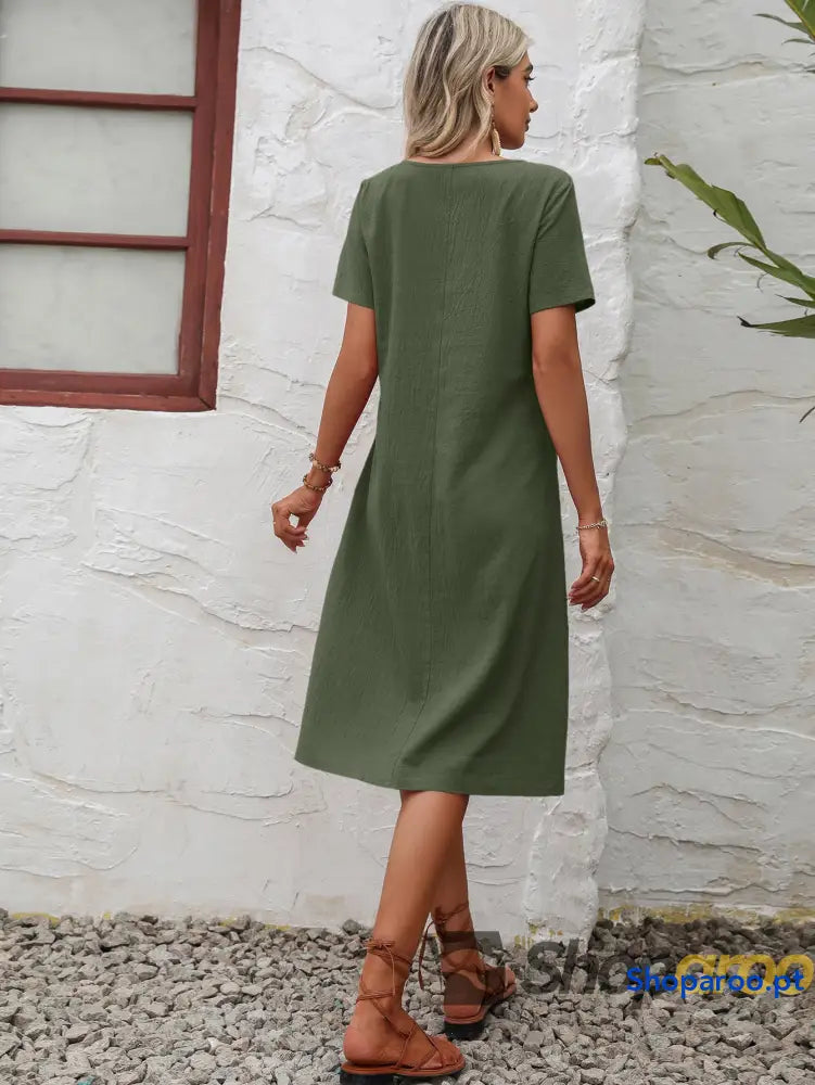 Vestido Ivy Lane com decote redondo e manga curta bolsos
