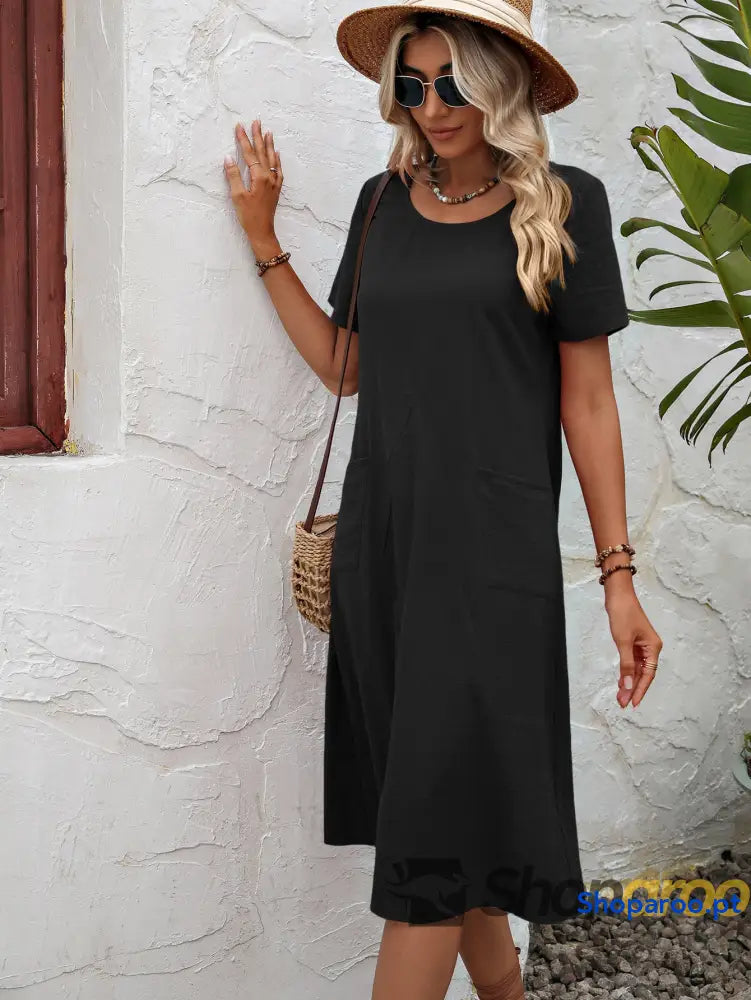 Vestido Ivy Lane com decote redondo e manga curta bolsos